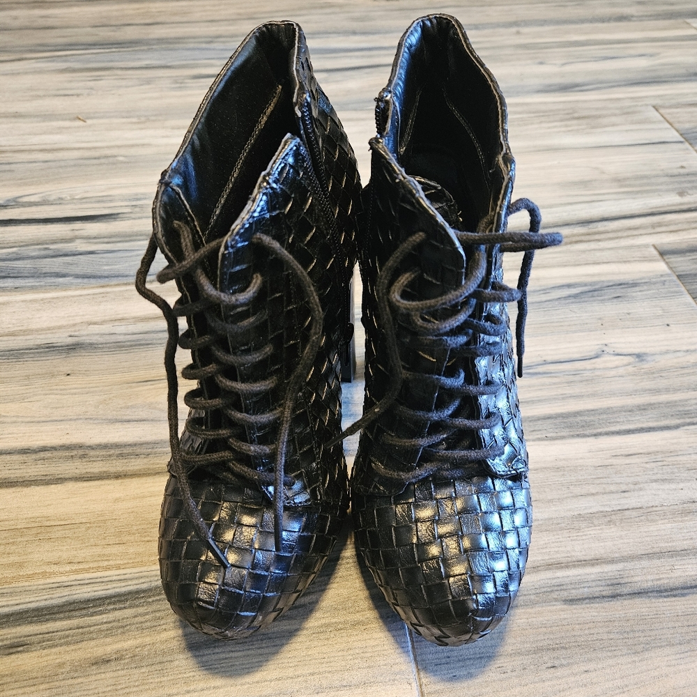 Black shoe booties size 9 - Picture 6 of 6